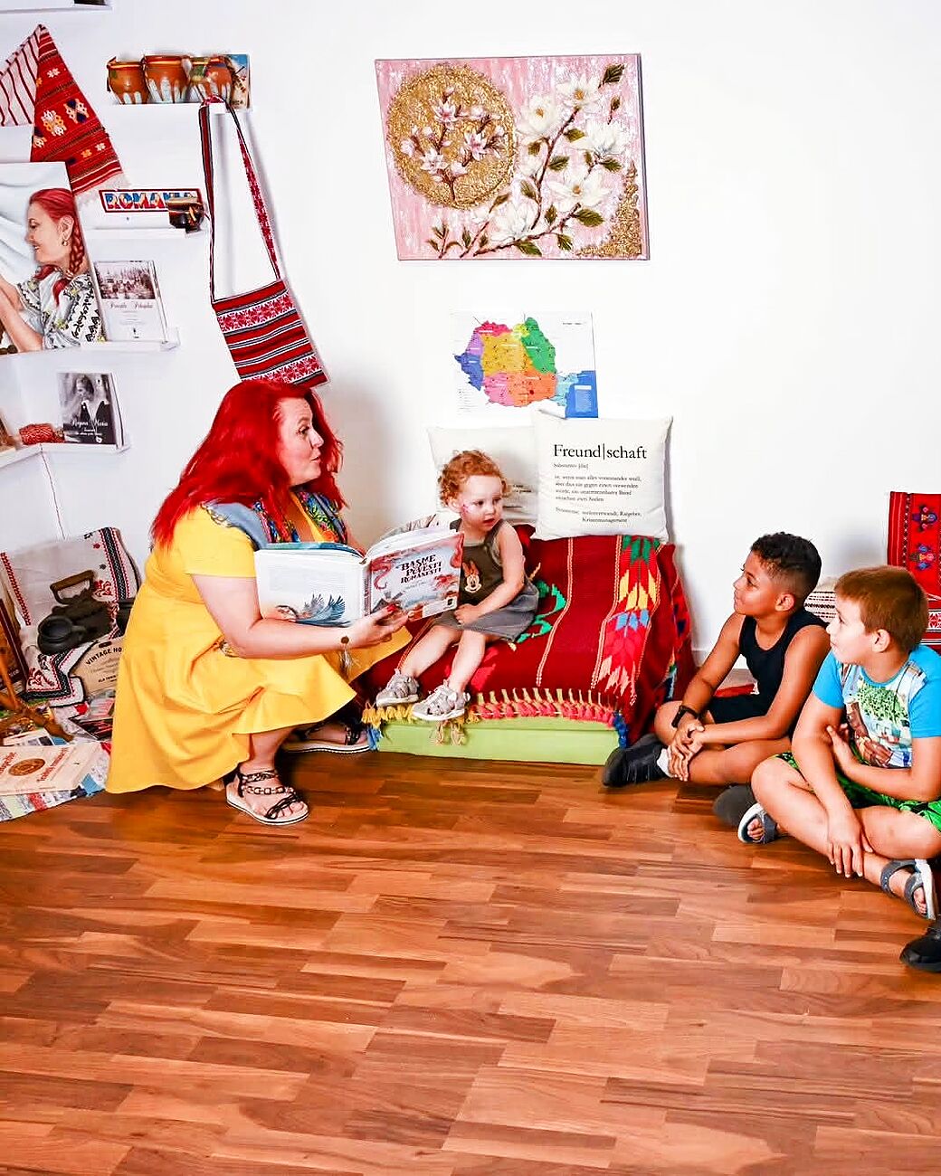 Alina liest Kindern vor